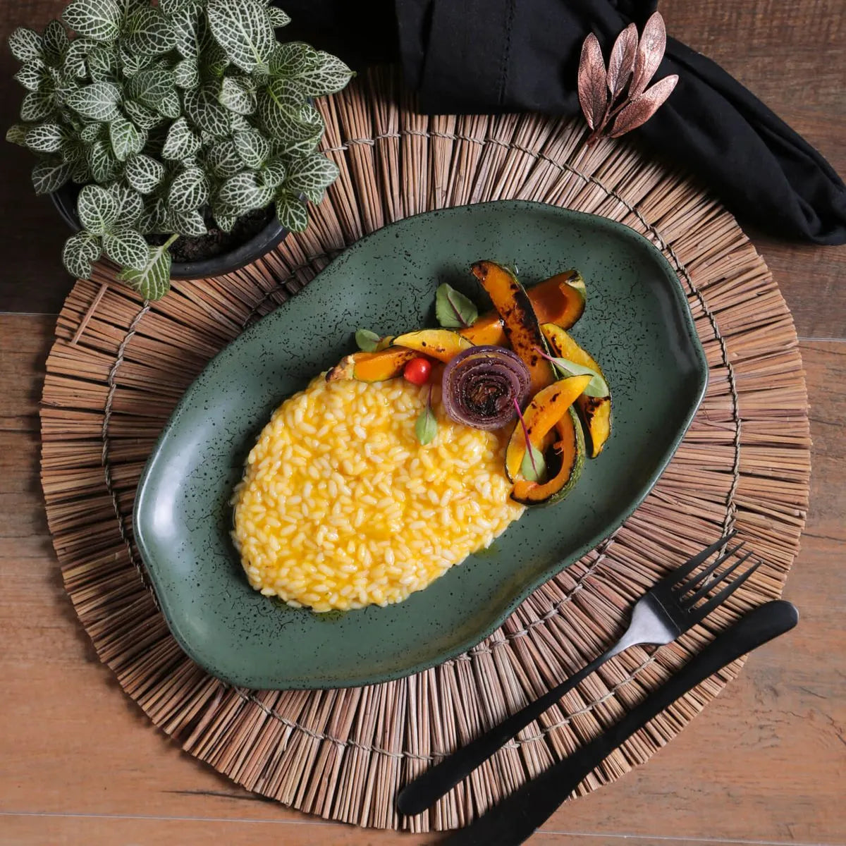 Platter Tray Shallow   Stoneware 30 cm x 20 cm  Greenery Colour Made in Brazil Organic Shape Porto Brasil Ceramic Make a Set