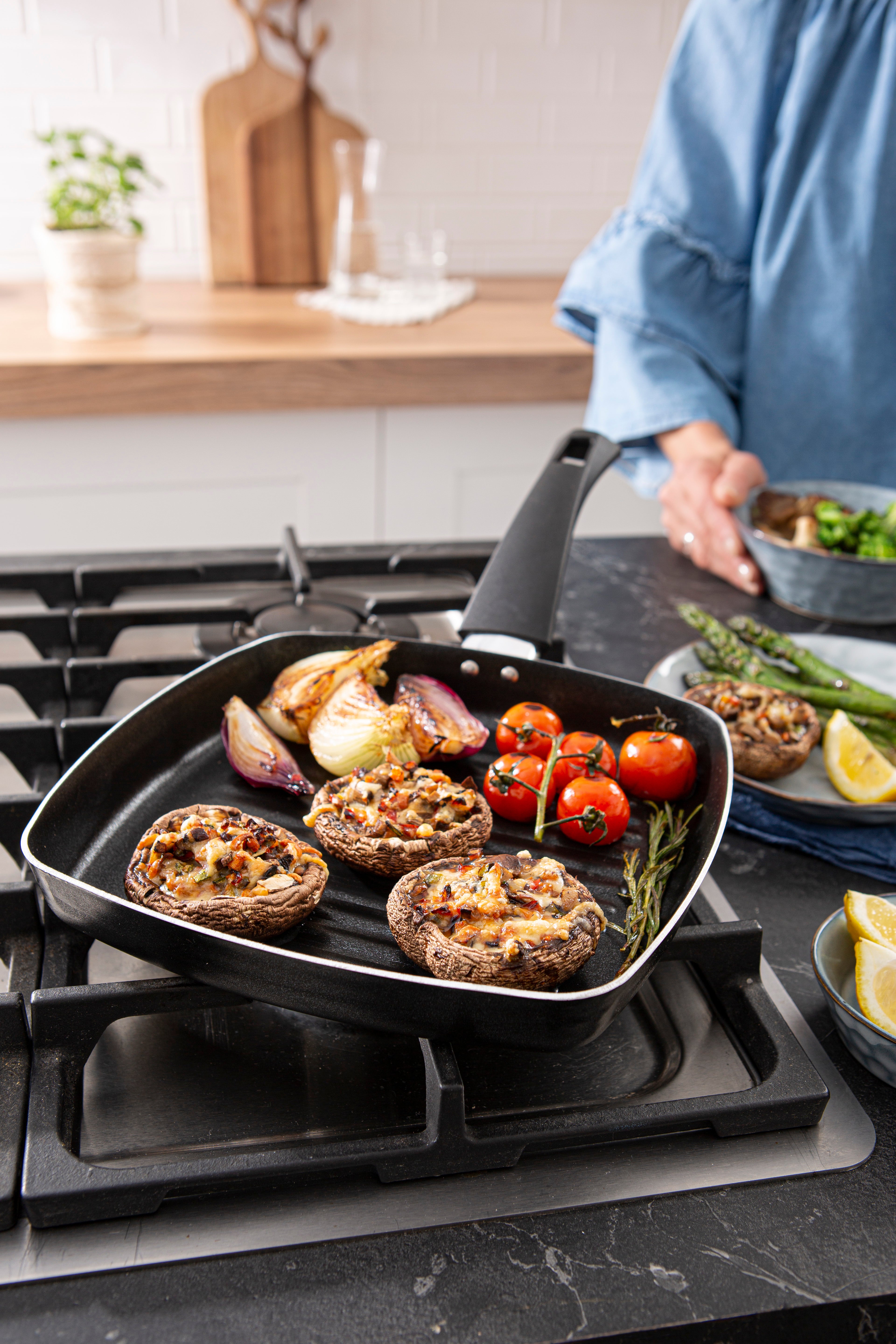 Brinox 24 cm Non-stick Square Frying Pan - dual function - easy to cook and clean - Made in Brazil.